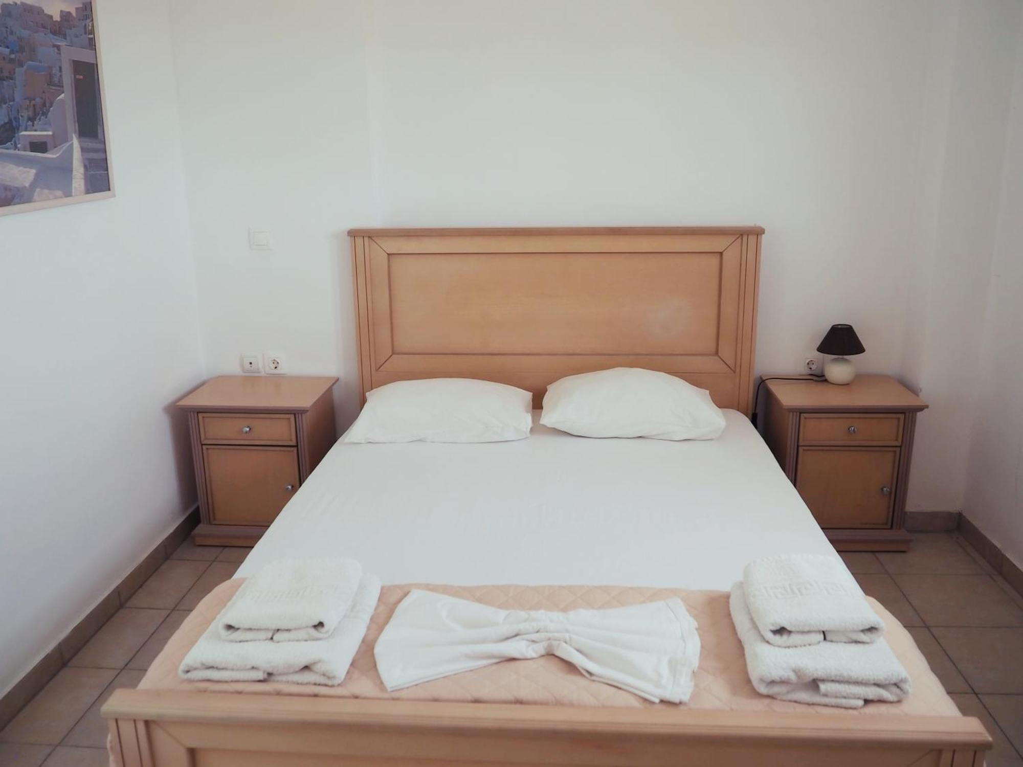 Leon Lux Apartments เปริโวลอส ภายนอก รูปภาพ