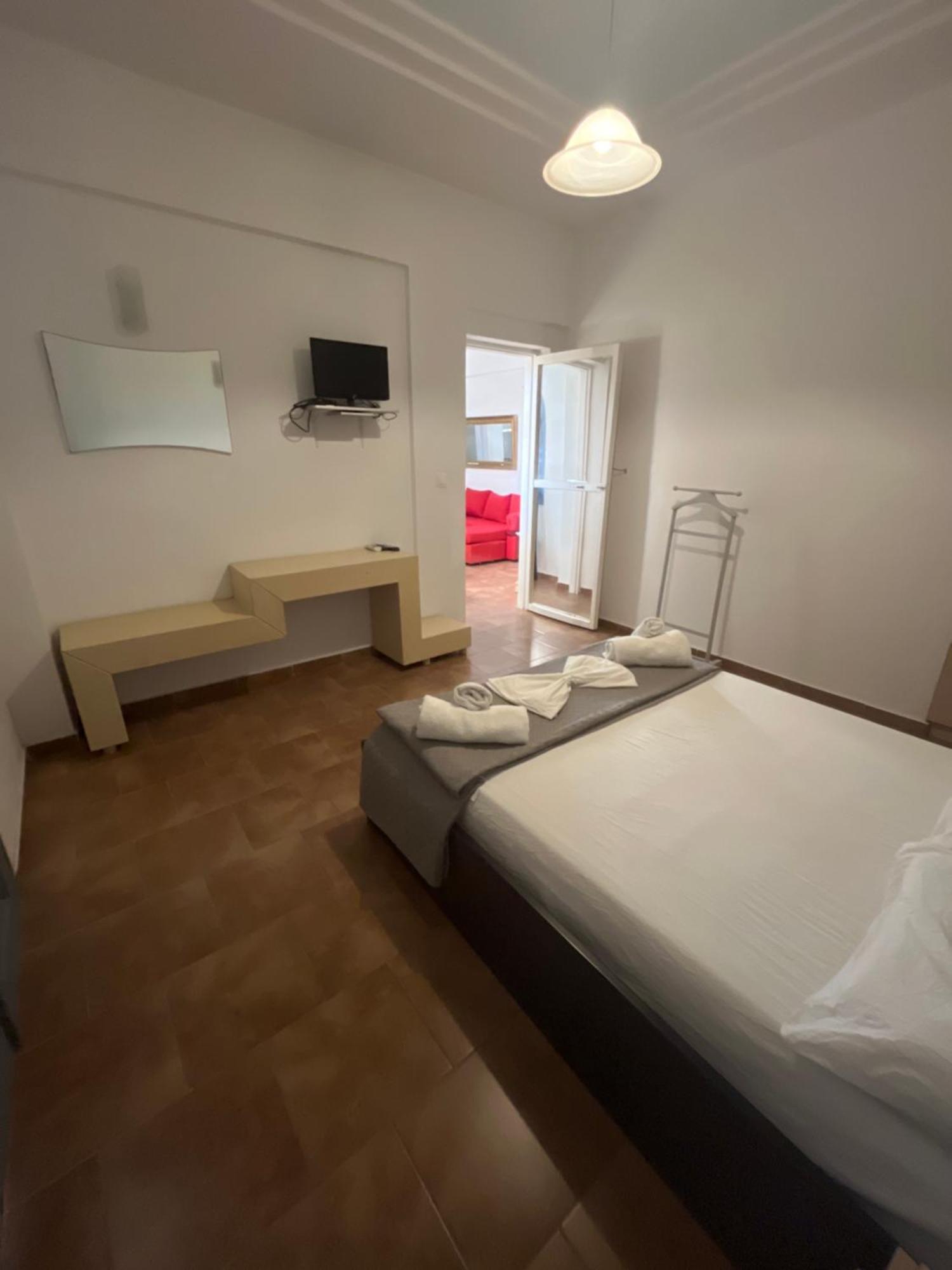 Leon Lux Apartments เปริโวลอส ภายนอก รูปภาพ