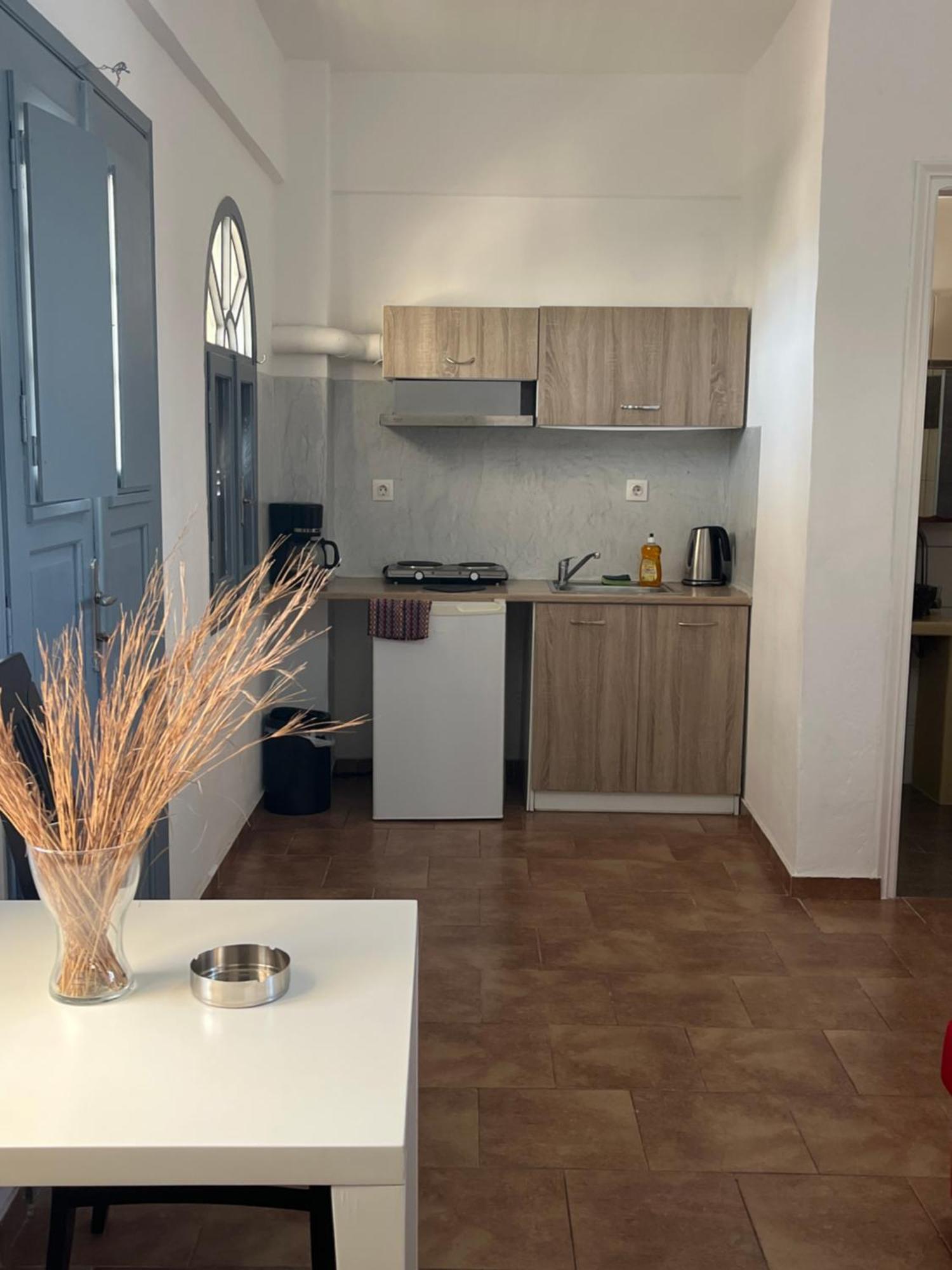 Leon Lux Apartments เปริโวลอส ภายนอก รูปภาพ