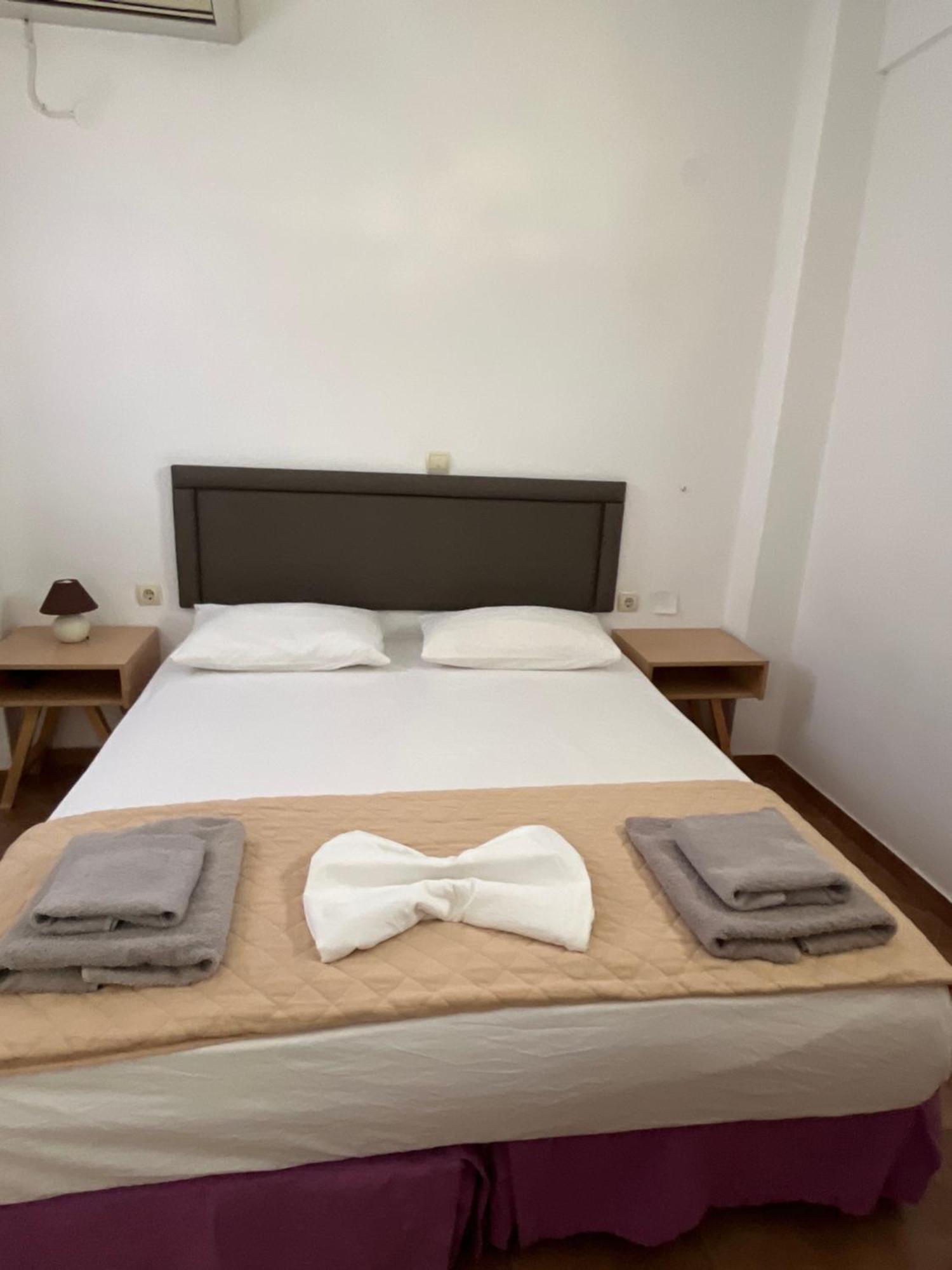 Leon Lux Apartments เปริโวลอส ภายนอก รูปภาพ