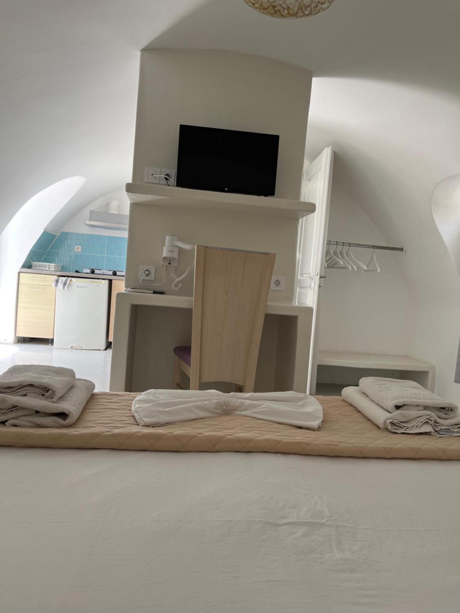 Leon Lux Apartments เปริโวลอส ภายนอก รูปภาพ
